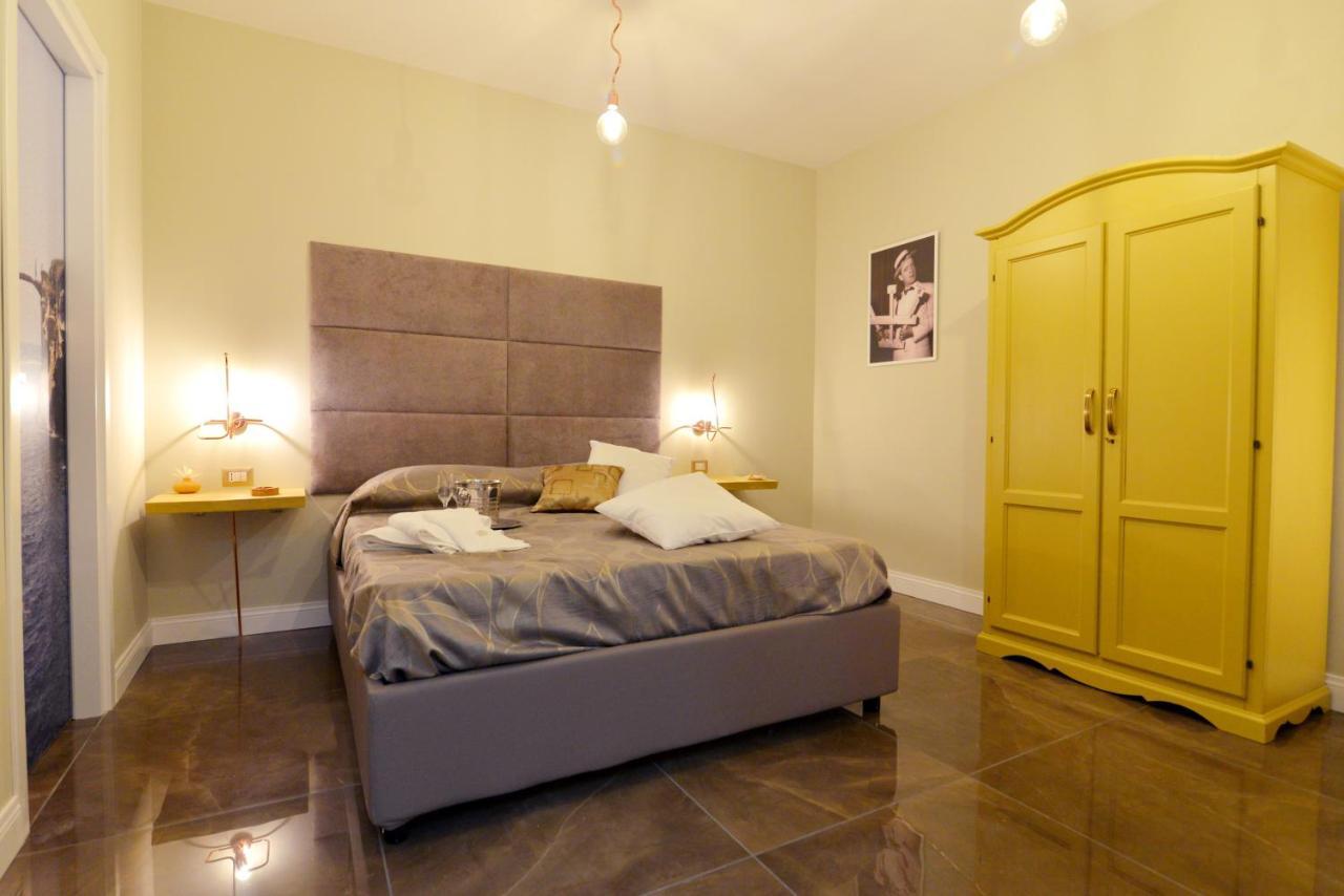 Bed and Breakfast Chiaia Roof Neapol Zewnętrze zdjęcie